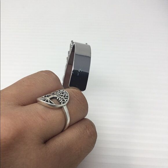 Nordstrom Jewelry Modern Jewel Cuff (G1) - Picture 6 of 6